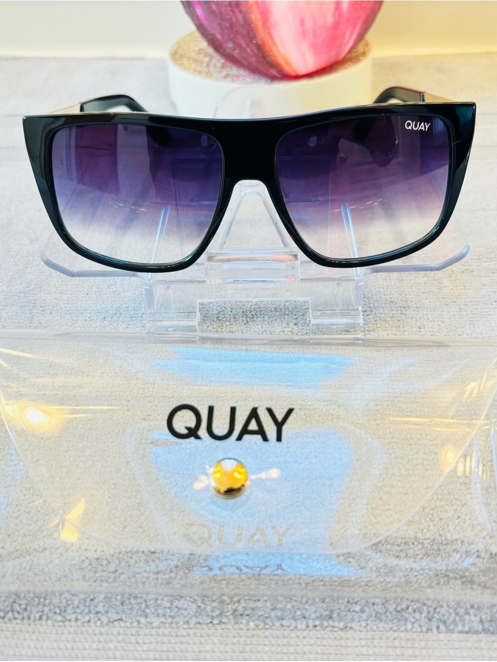 QUAY Incognito 126 Square Sunglasses Black Frame Purple Gradient Tinted UV400